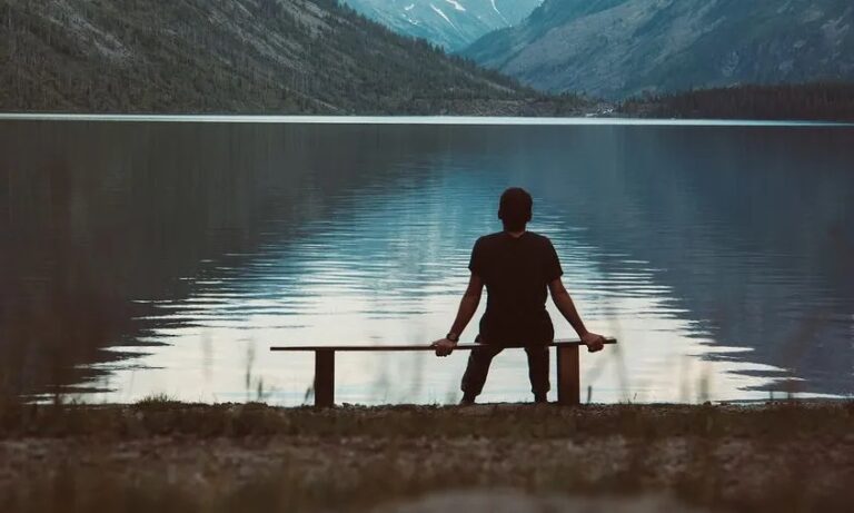 Φθινοπωρινή Ημερίδα με θέμα: Τα πολλά πρόσωπα της μοναξιάς